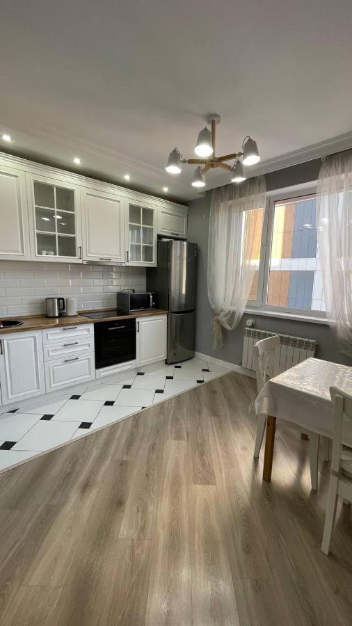 Ernaz Plus Apartments: Sauran-Towers Astana Exterior foto